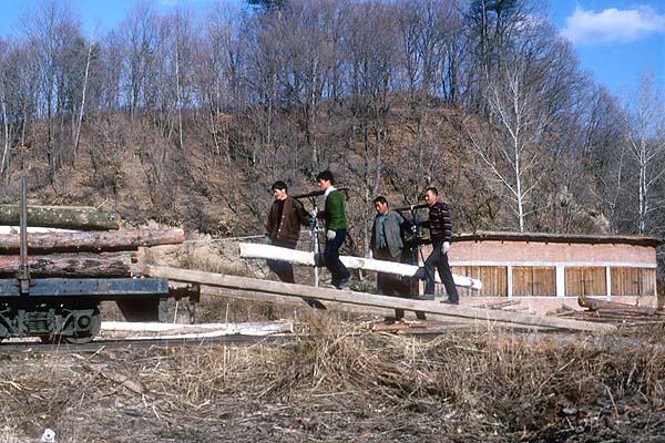 Loading at Qianjin